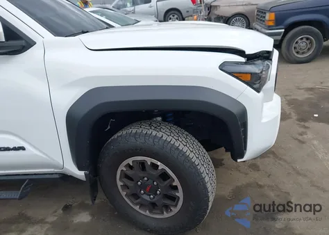 2024 Toyota Tacoma Trd Off Road z USA, uszkodzony, nr VIN 3TMLB5JN5RM046402